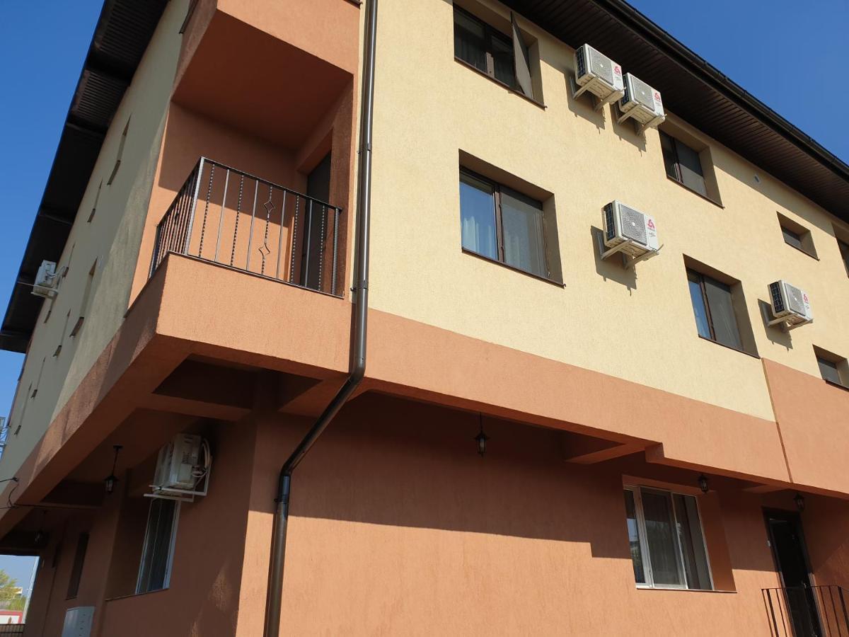 Villa Accommodation Bucharest Exterior photo